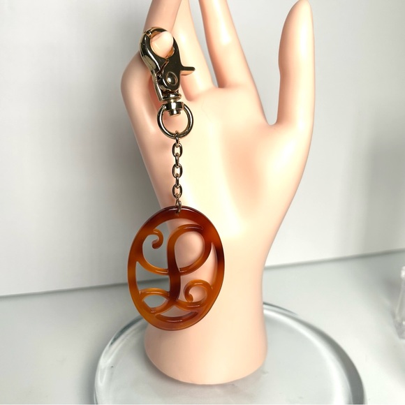 Oval Tortoiseshell Initial L Bag Charm Gold Tone Spring Clip NEW - Picture 1 of 5